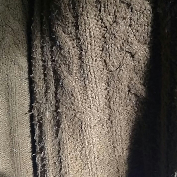 Cable Knit Hooded Sweater - Picture 3 of 8